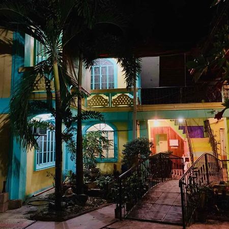 Colors Boutique Hostel Puerto Princesa Εξωτερικό φωτογραφία