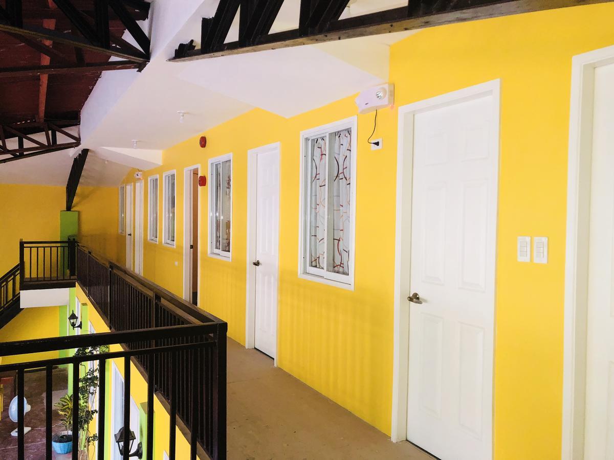 Colors Boutique Hostel Puerto Princesa Εξωτερικό φωτογραφία