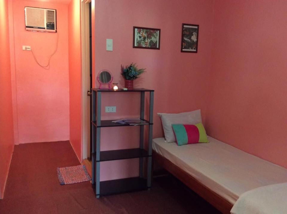 Colors Boutique Hostel Puerto Princesa Εξωτερικό φωτογραφία